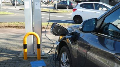 Эксперт усомнился в возможности массово использовать электромобили в России - новости экологии на ECOportal