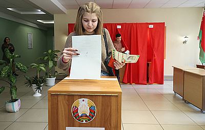 Последний день досрочного голосования на референдуме в Белоруссии проходит спокойно